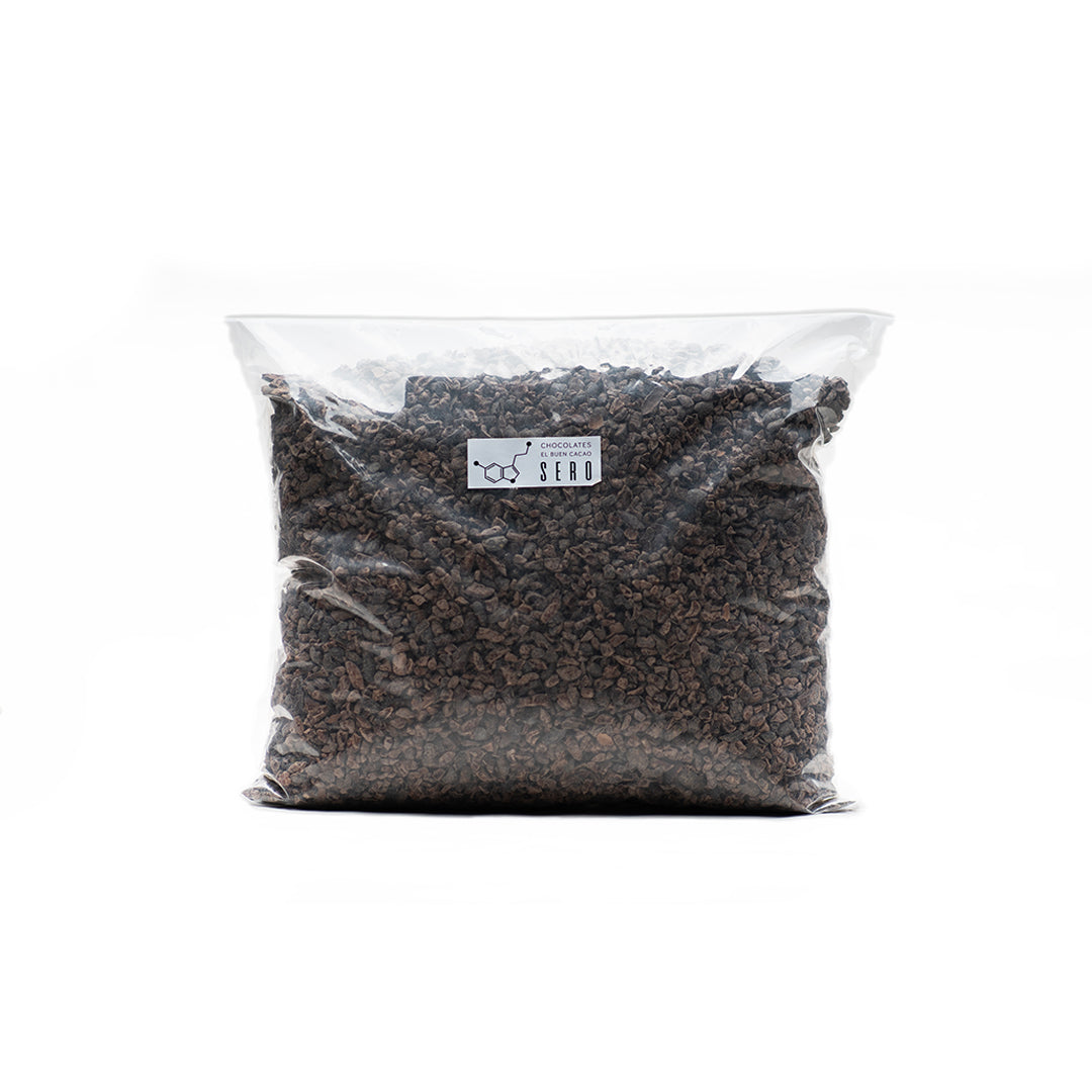 Sealed bag of cacao nibs made from Guatemalan cacao, packaged by Chocolates Sero. Ready to eat, these crunchy nibs offer pure chocolate flavor, ethical sourcing, and versatile use for snacking, baking, or smoothies.