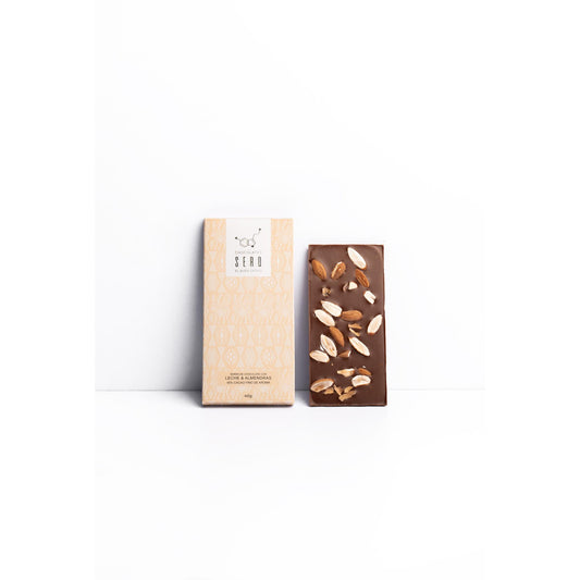 Barra de chocolate con leche 50% cacao con almendras, Chocolates Sero, 45 gramos